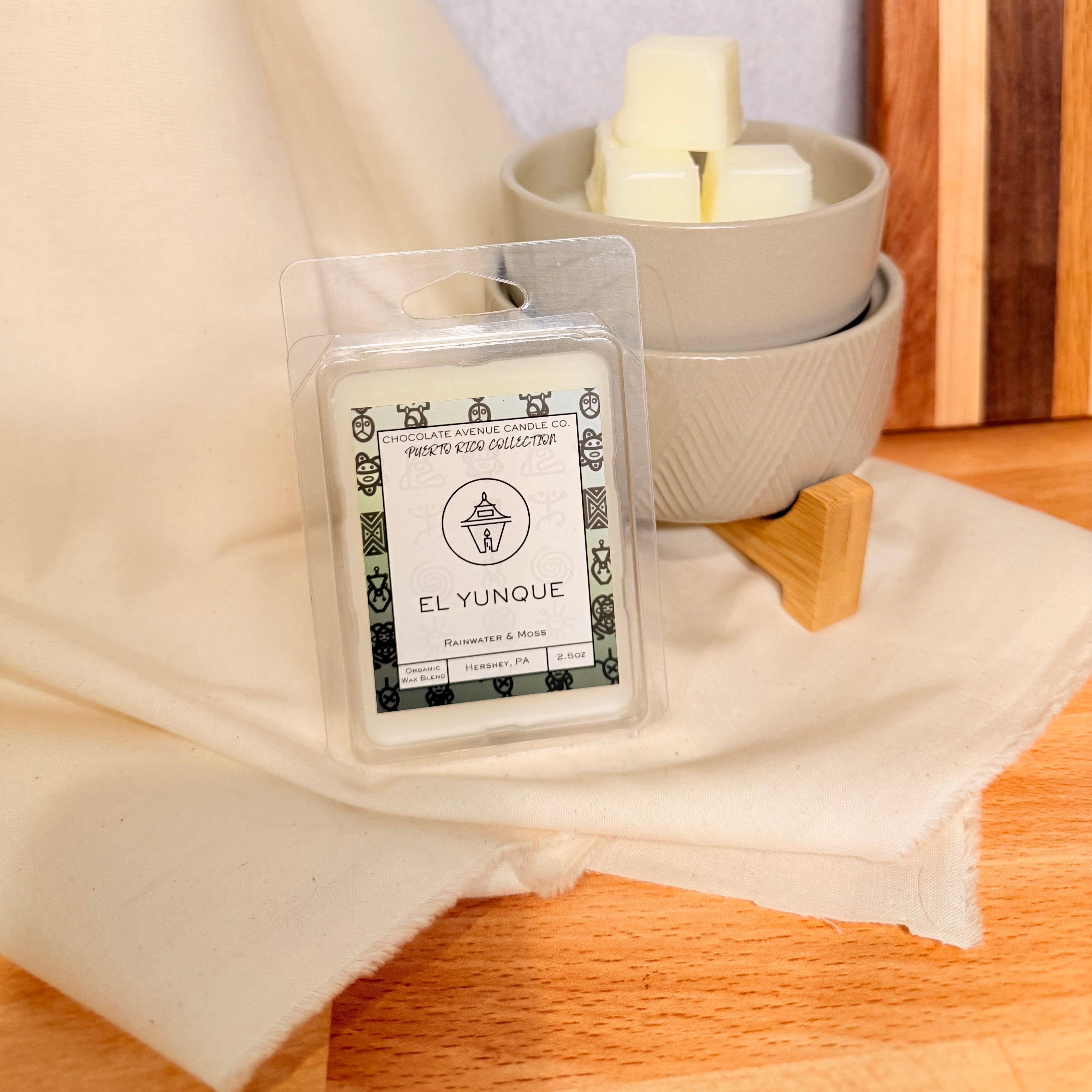 El Yunque wax melt with moss and rainwater rainforest-inspired notes.