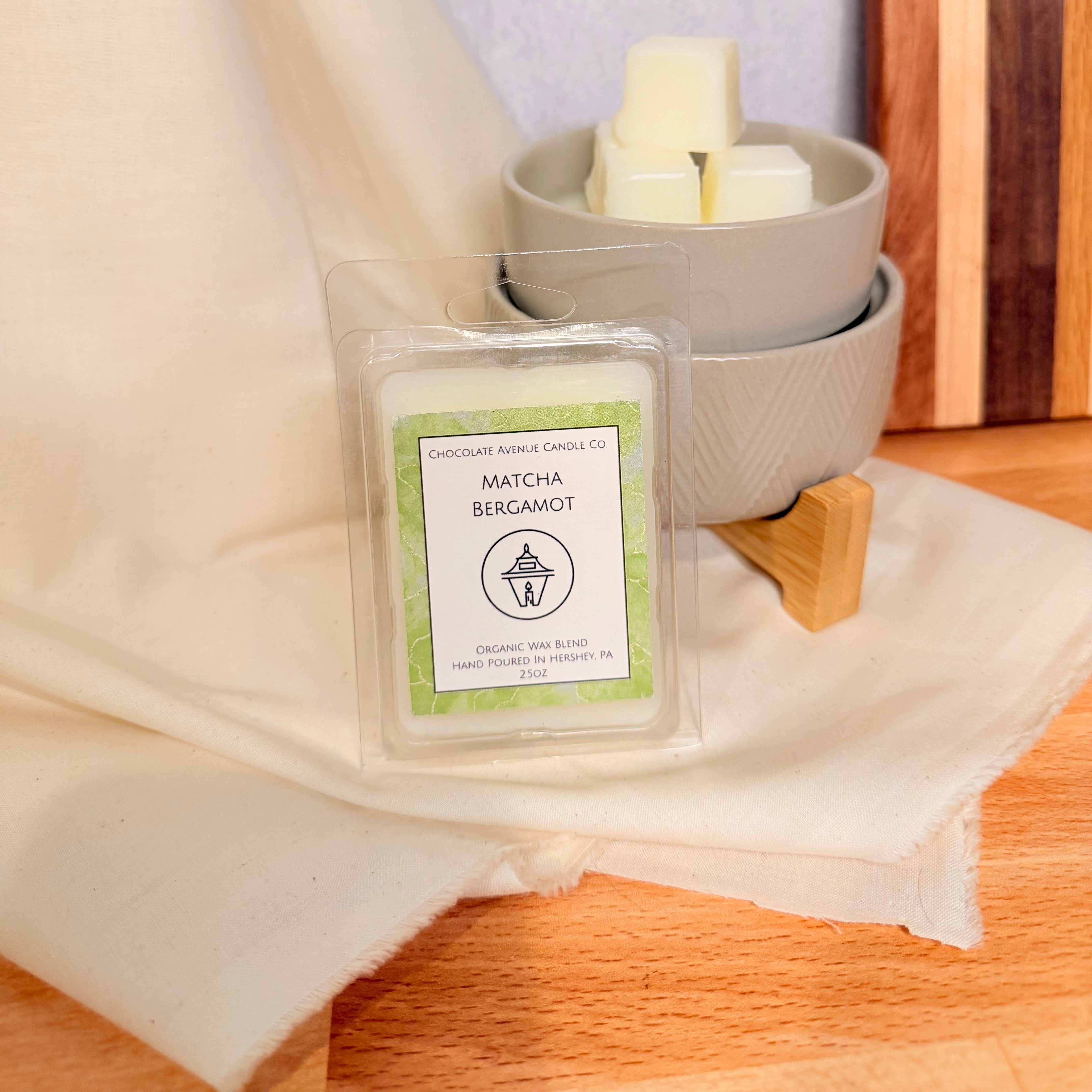 Matcha Bergamot wax melt with green tea and citrus notes.