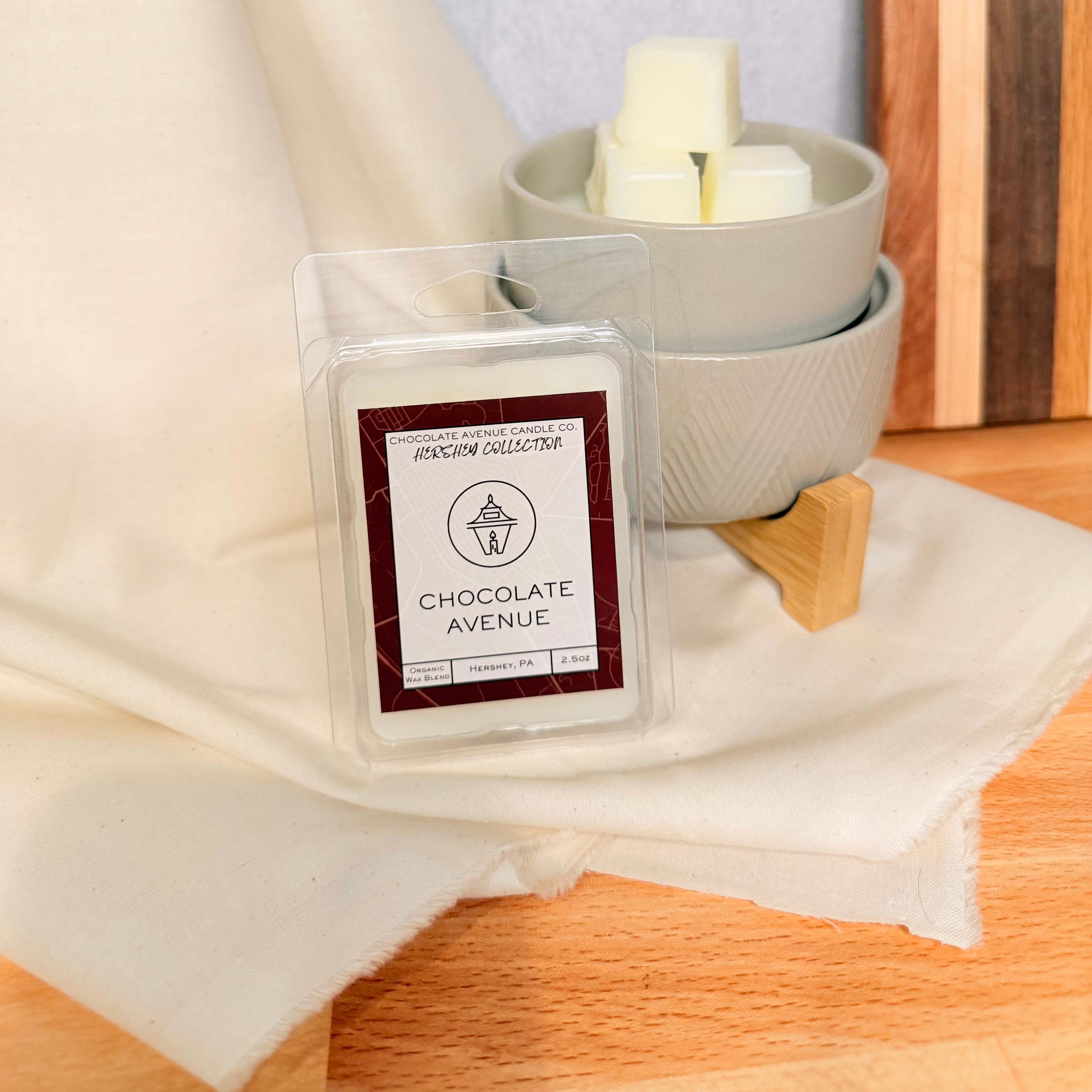 Chocolate Avenue wax melt with rich, sweet Hershey-inspired chocolate notes.