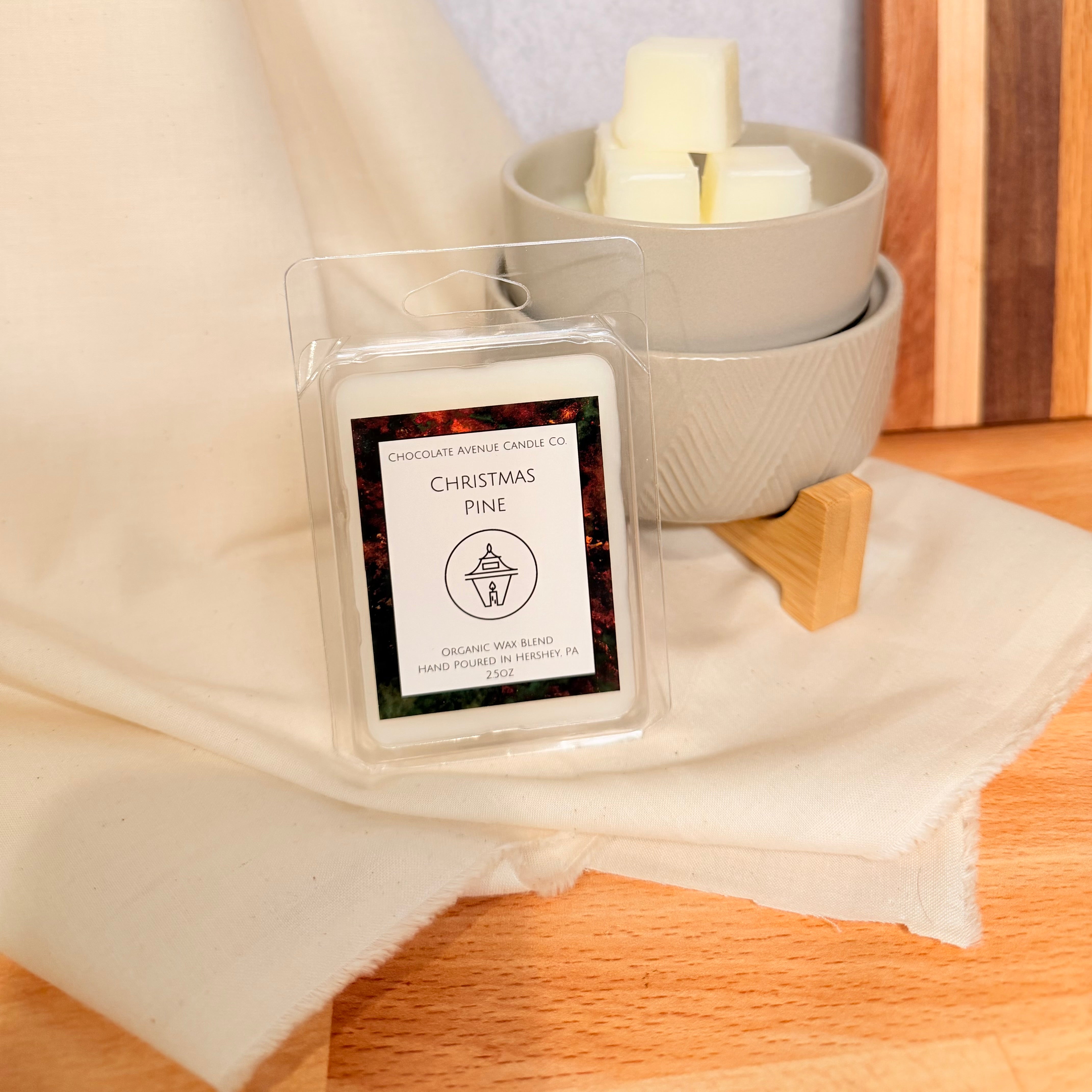 Christmas Pine wax melt with pine needles, balsam, and cedar notes.