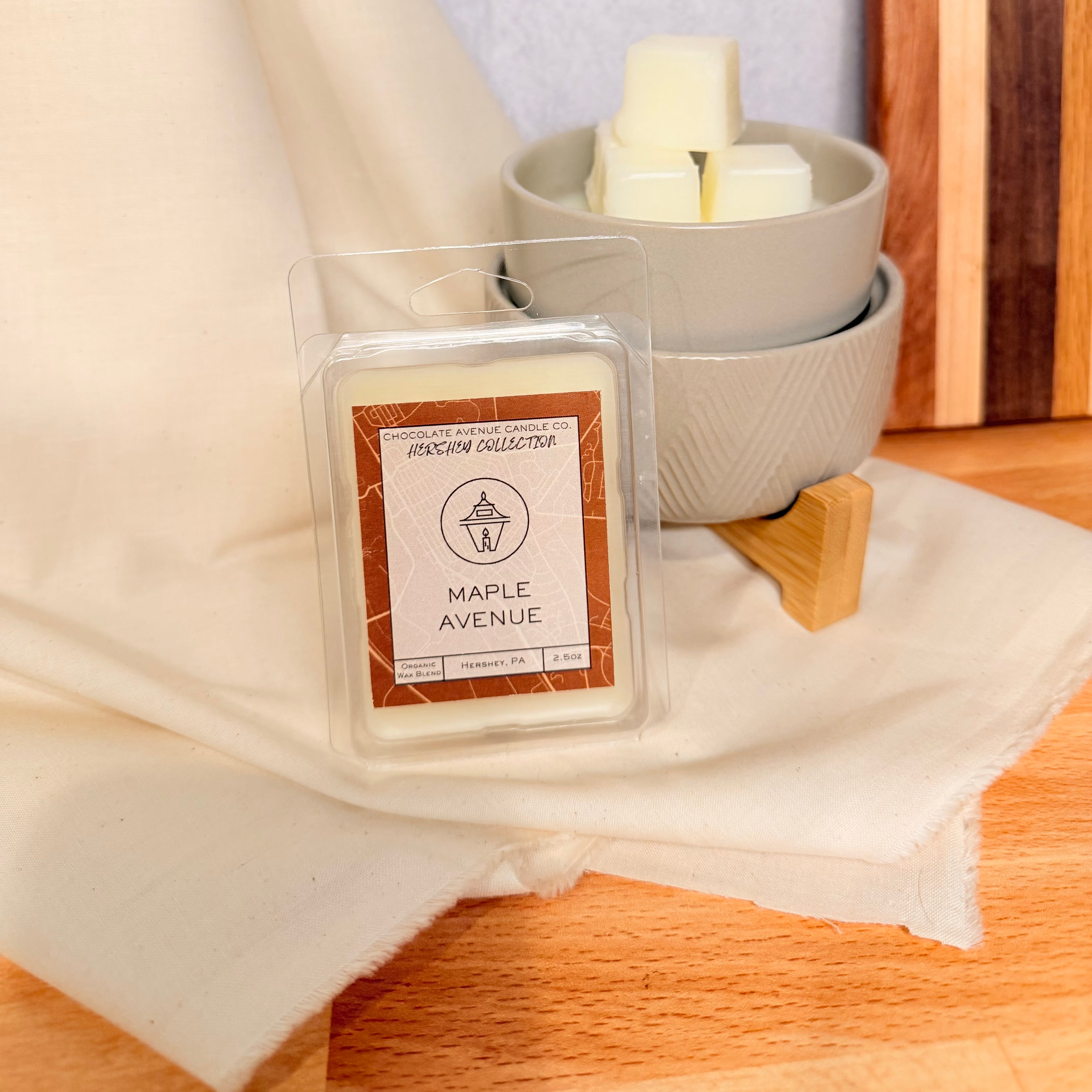 Maple Avenue wax melt with sweet maple syrup and warm bourbon notes.